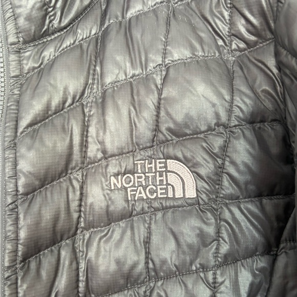 Women’s The North Face Thermoball Jacket - Picture 2 of 4